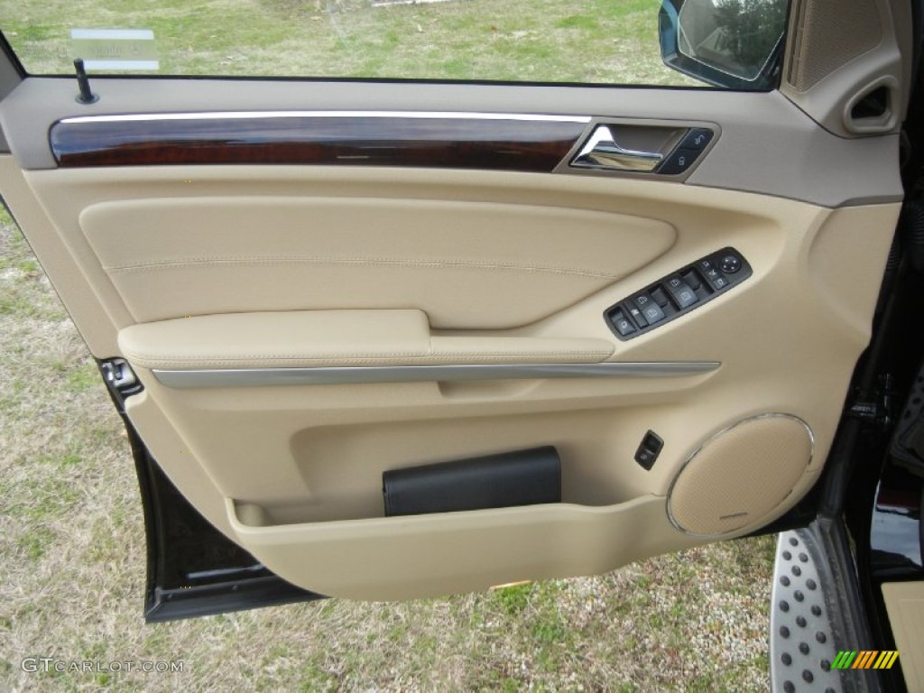 2010 Mercedes-Benz GL 550 4Matic Cashmere Door Panel Photo #58836383