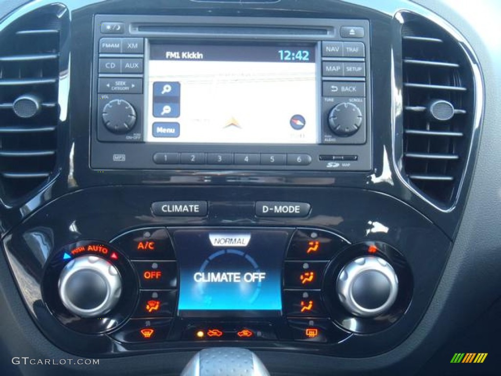 2012 Nissan Juke SV Controls Photo #58836923