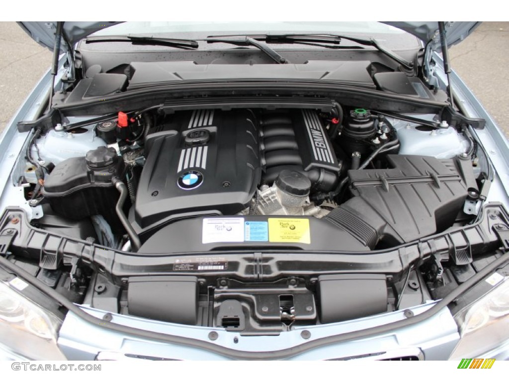 2009 BMW 1 Series 128i Convertible Engine Photos
