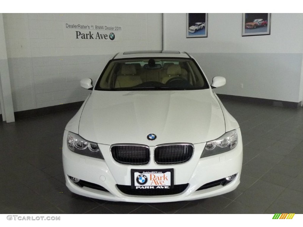 2011 3 Series 328i xDrive Sedan - Alpine White / Beige photo #1