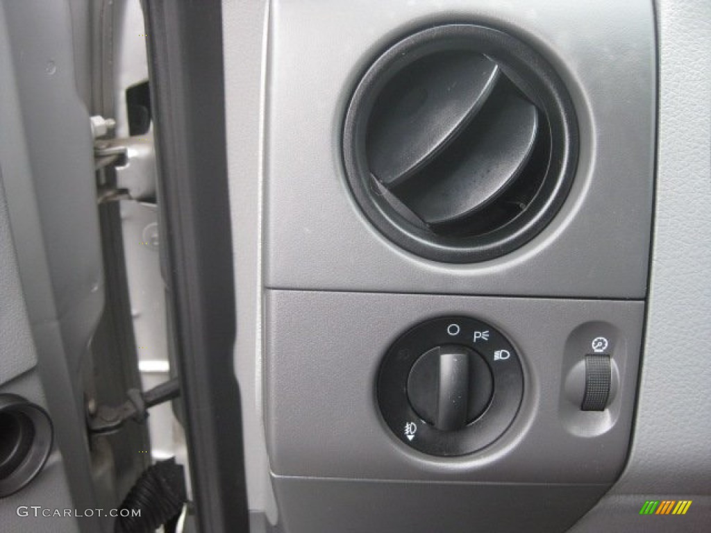 2006 F150 STX SuperCab 4x4 - Silver Metallic / Medium/Dark Flint photo #22