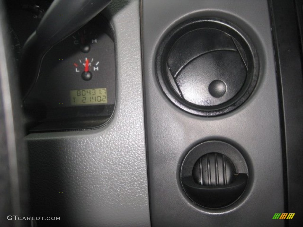 2006 F150 STX SuperCab 4x4 - Silver Metallic / Medium/Dark Flint photo #25