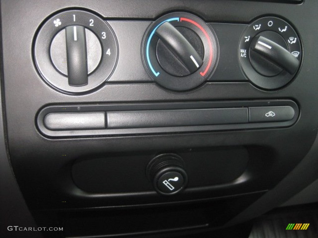 2006 F150 STX SuperCab 4x4 - Silver Metallic / Medium/Dark Flint photo #28