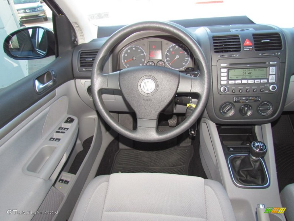 2008 Volkswagen Rabbit 4 Door Controls Photo #58850202