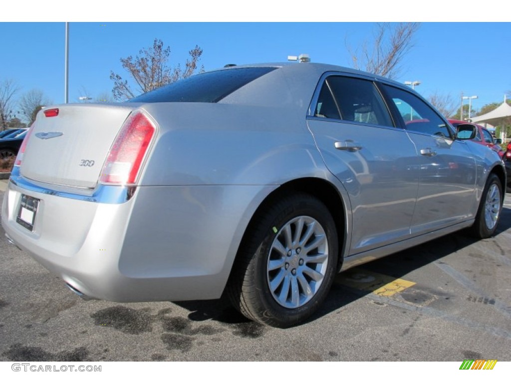 2012 300  - Bright Silver Metallic / Black photo #3