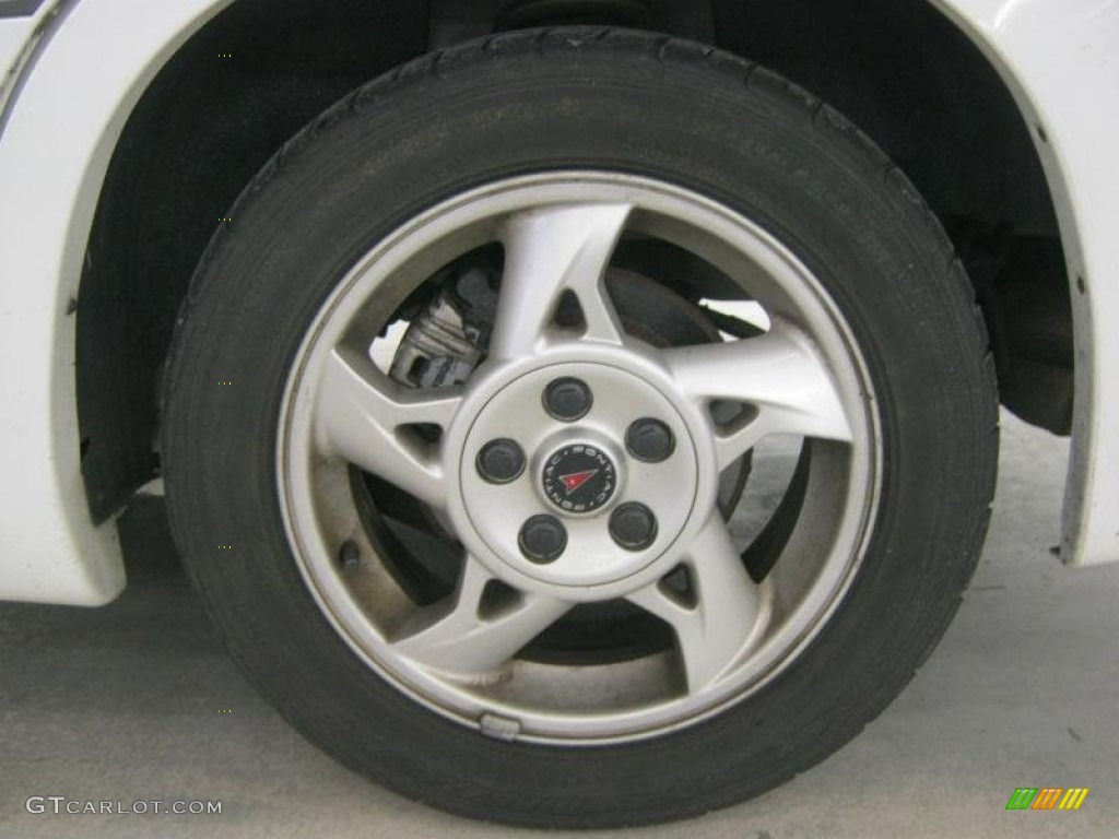 2004 Pontiac Grand Am GT Sedan Wheel Photos