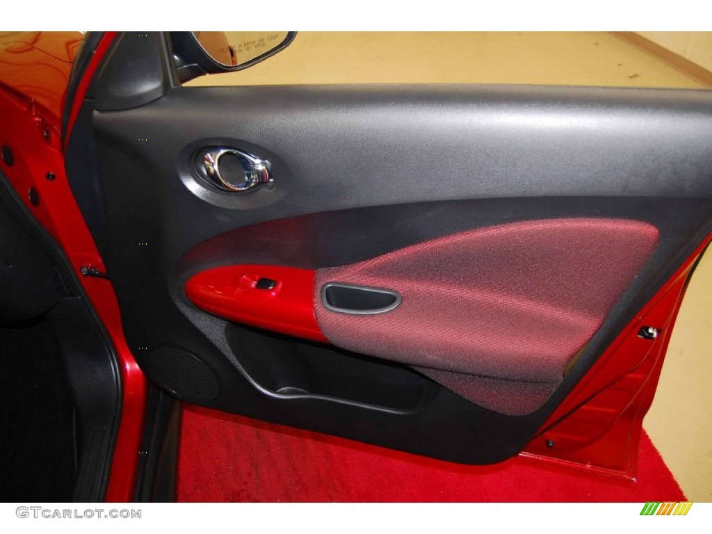 2011 Nissan Juke SL Black/Red w/Red Trim Door Panel Photo #58856122