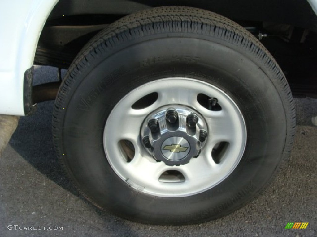 2011 Chevrolet Express LT 3500 Extended Passenger Van Wheel Photos
