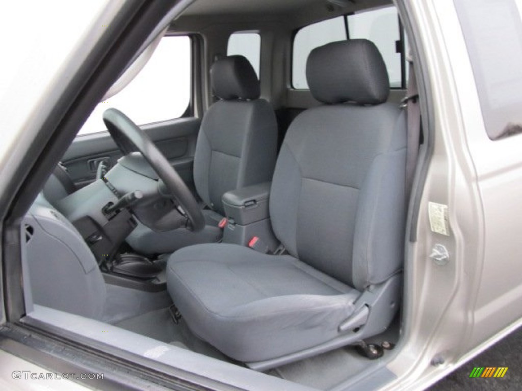 Gray Interior 2004 Nissan Frontier XE V6 King Cab 4x4 Photo #58860805