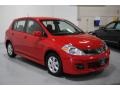 Red Alert - Versa 1.8 SL Hatchback Photo No. 1