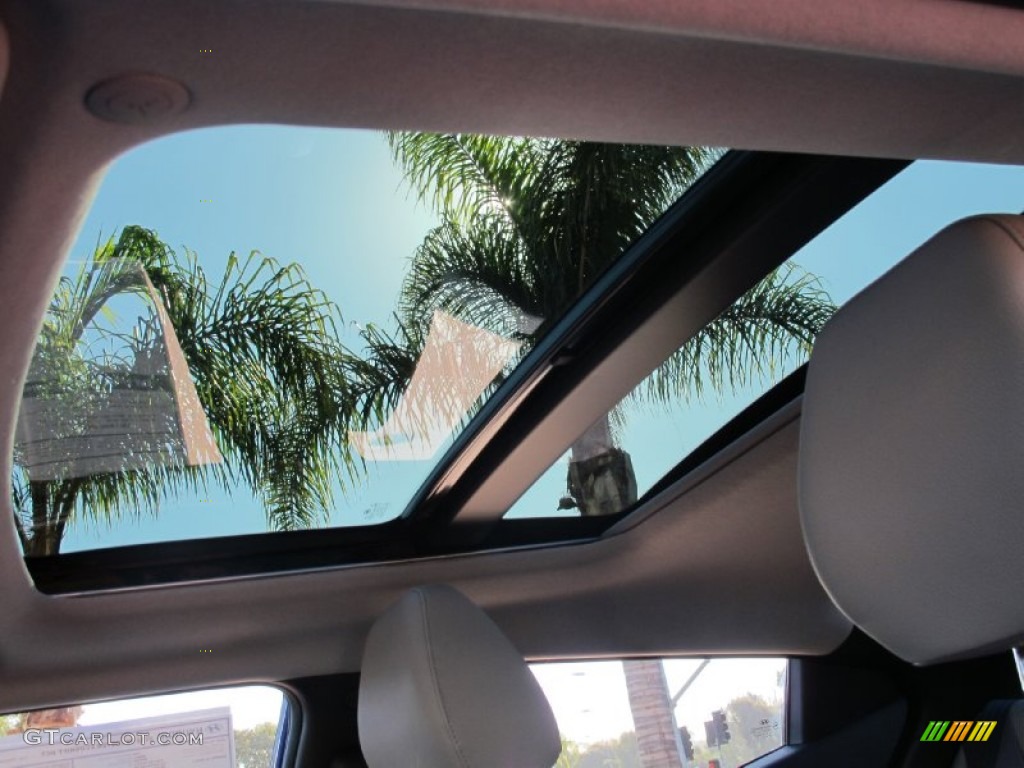 2012 Hyundai Veloster Standard Veloster Model Sunroof Photo #58869575