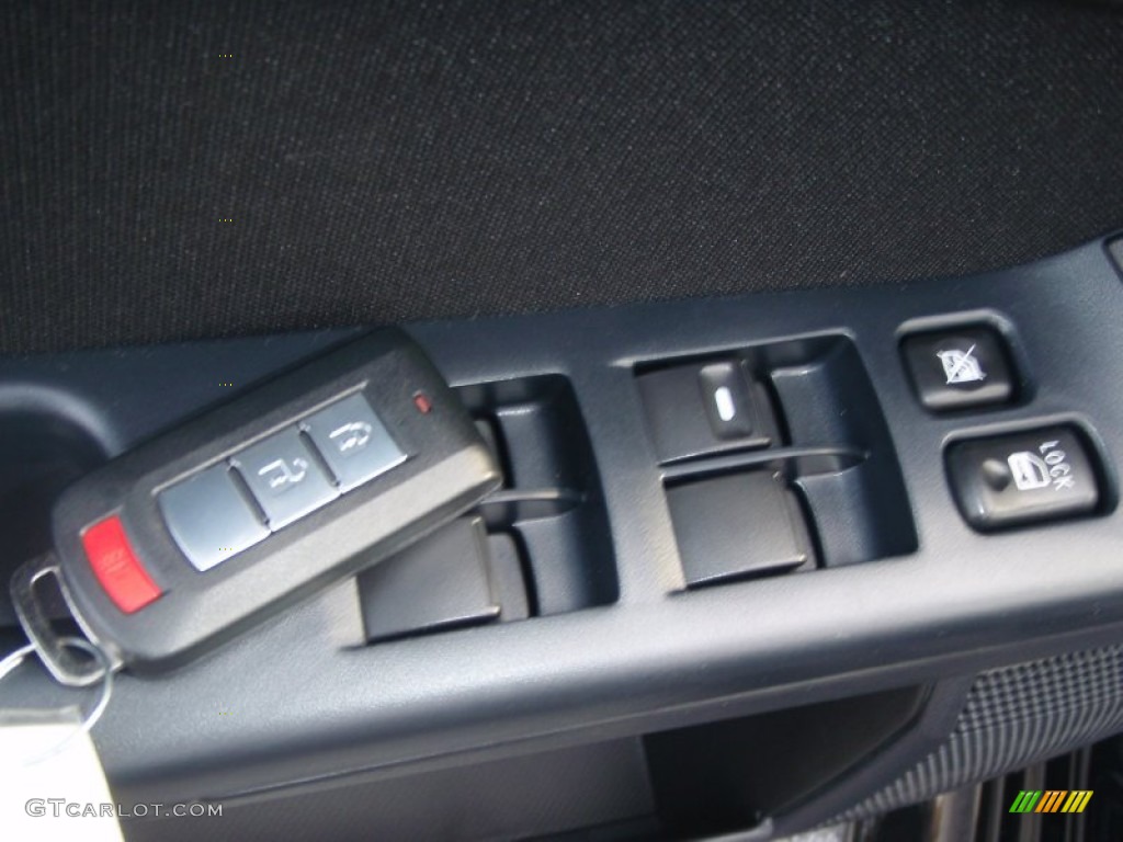 2011 Mitsubishi Lancer Sportback ES Keys Photos