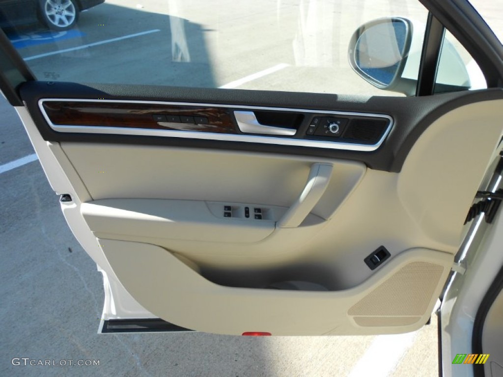 2012 Volkswagen Touareg TDI Lux 4XMotion Cornsilk Beige Door Panel Photo #58876122