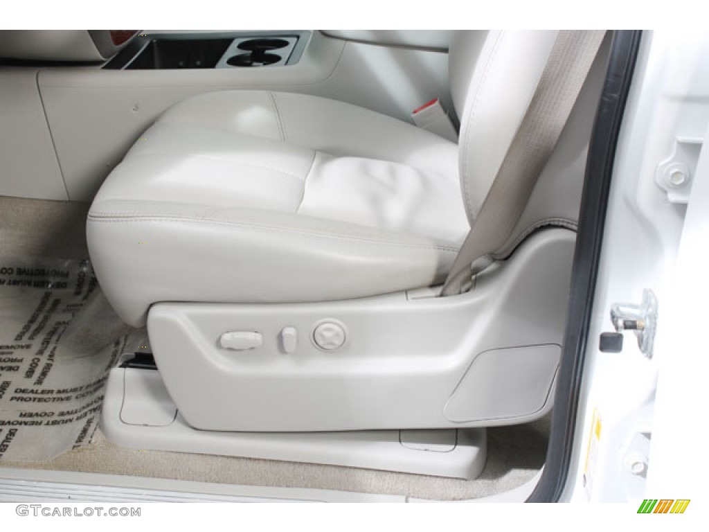2007 Avalanche LTZ 4WD - Summit White / Dark Titanium/Light Titanium photo #19