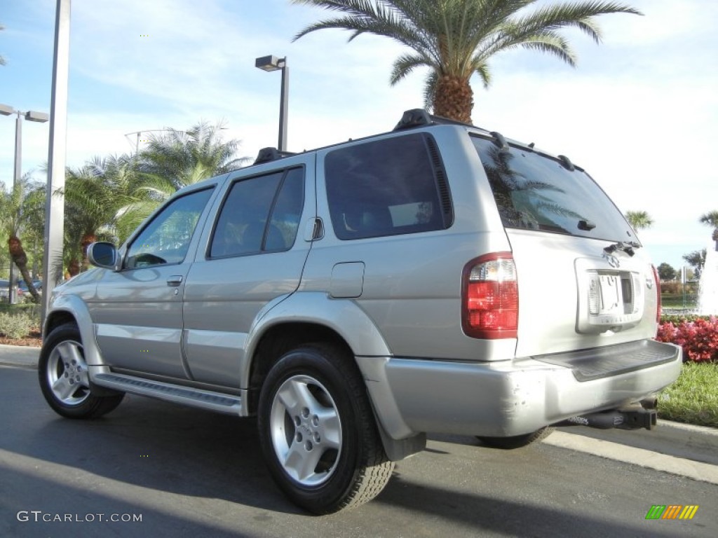 2002 QX4 4x4 - Brilliant Silver Metallic / Graphite photo #8