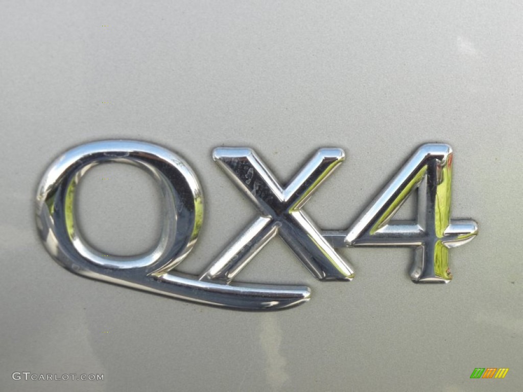 2002 QX4 4x4 - Brilliant Silver Metallic / Graphite photo #9