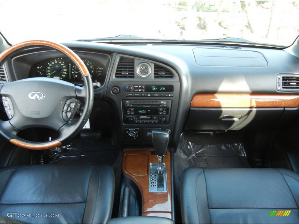 2002 QX4 4x4 - Brilliant Silver Metallic / Graphite photo #19