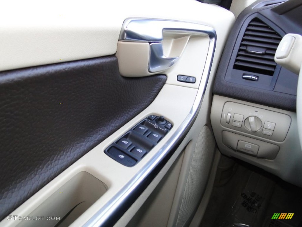 2012 Volvo XC60 T6 AWD Controls Photo #58881122