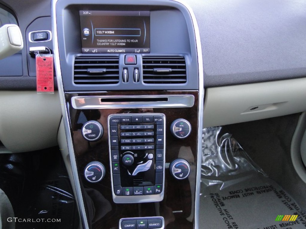 2012 Volvo XC60 T6 AWD Controls Photo #58881149