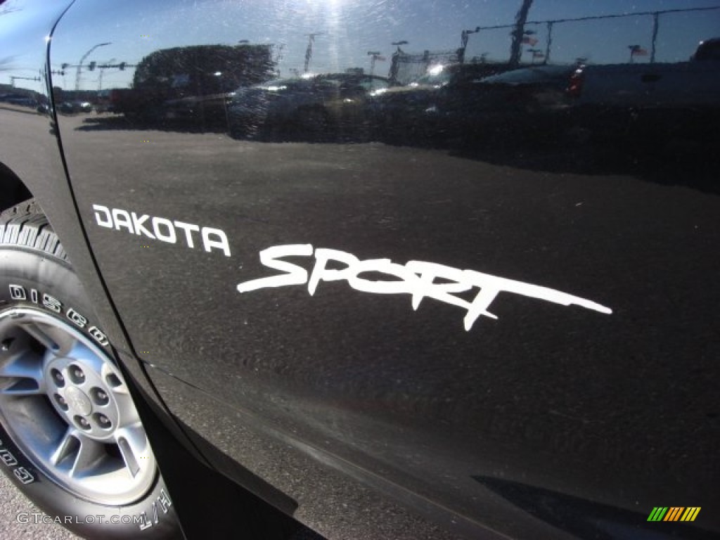 2000 Dodge Dakota Sport Regular Cab Marks and Logos Photos