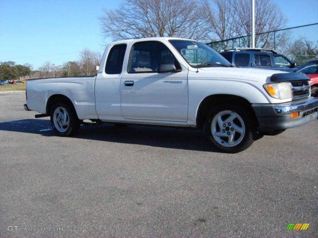1999 Tacoma SR5 V6 Extended Cab - Natural White / Oak photo #2