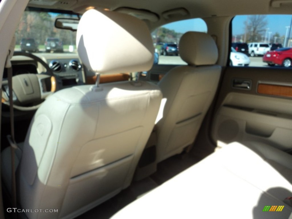 2008 MKZ Sedan - Vivid Red Metallic / Sand photo #23