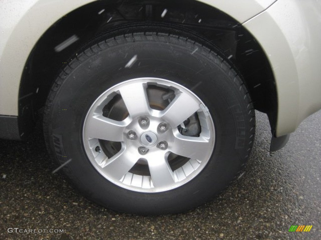 2010 Ford Escape Limited Wheel Photos