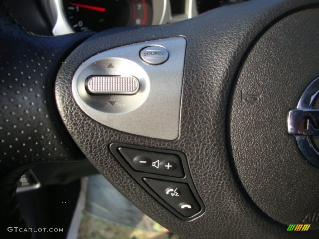2011 Nissan Juke SV AWD Controls Photo #58887420