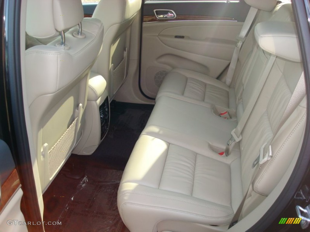 Black/Light Frost Beige Interior 2012 Jeep Grand Cherokee Limited 4x4 Photo #58889667