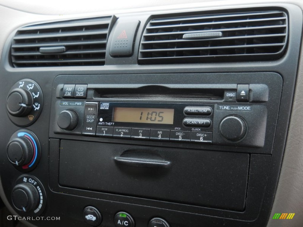 2001 Honda Civic EX Coupe Audio System Photos