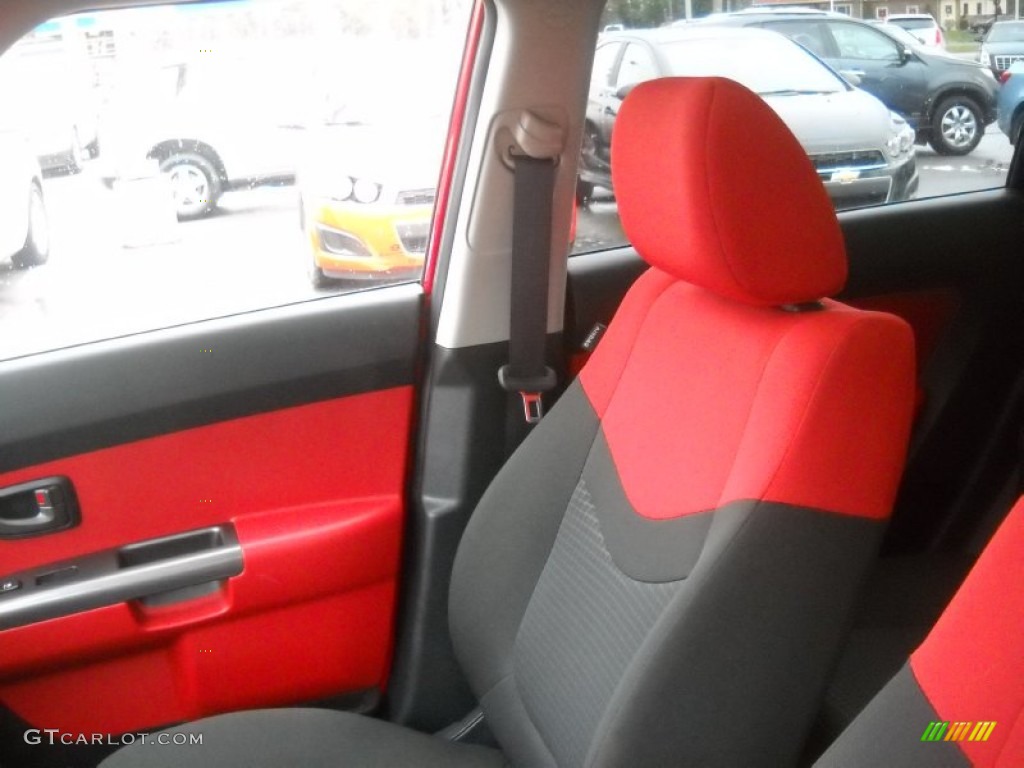 Red/Black Sport Cloth Interior 2010 Kia Soul Sport Photo #58899762