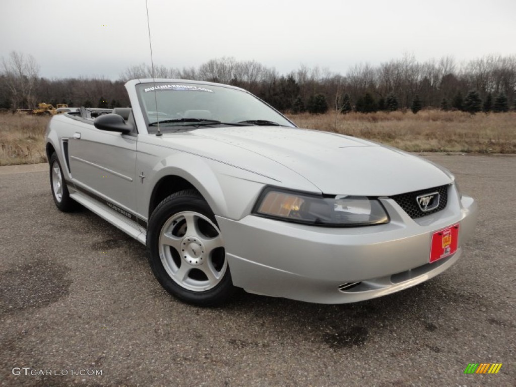 2003 Mustang V6 Convertible - Silver Metallic / Medium Graphite photo #1