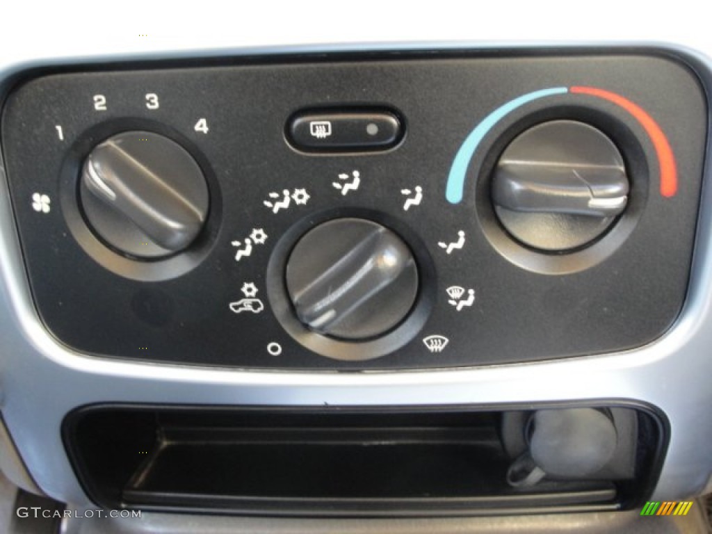 2004 Jeep Liberty Limited Controls Photo #58903380