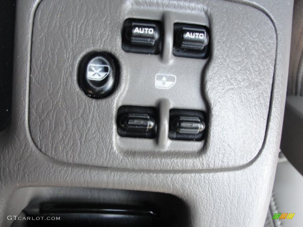 2004 Jeep Liberty Limited Controls Photo #58903389