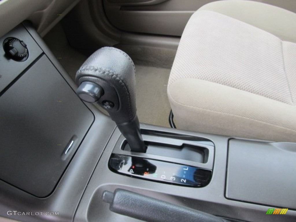 2005 Camry SE - Super White / Taupe photo #17