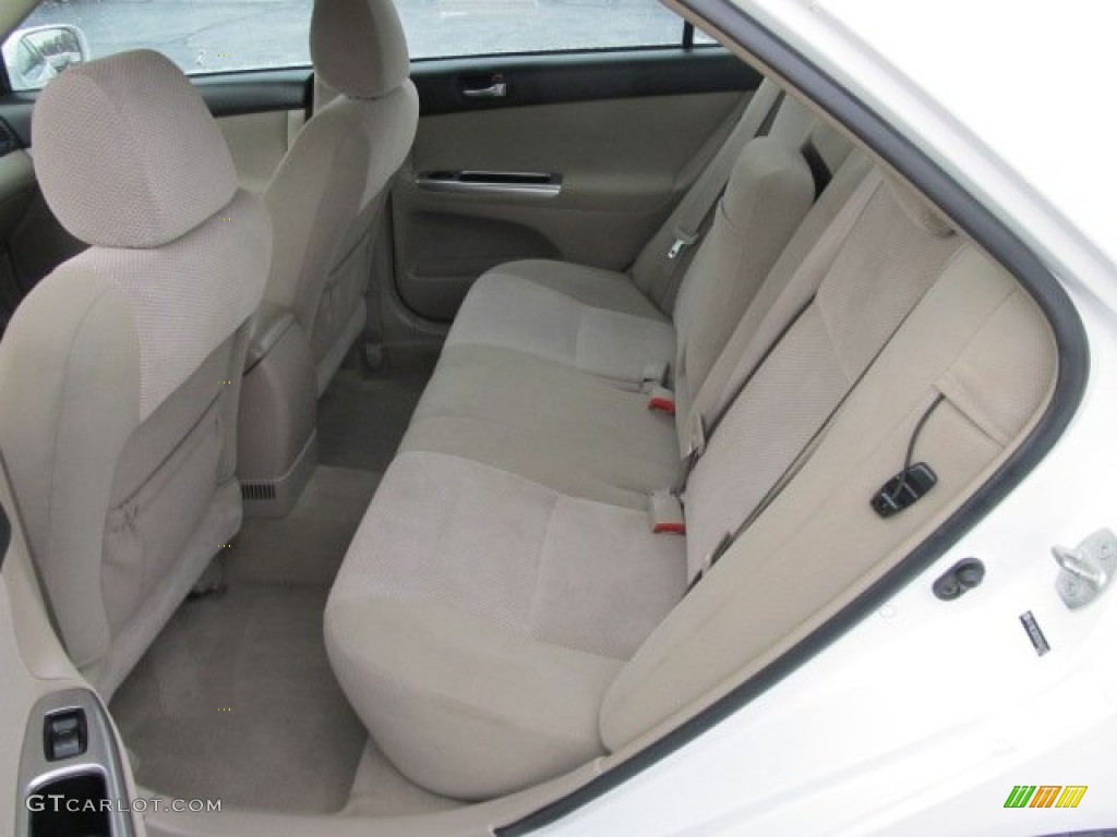 2005 Camry SE - Super White / Taupe photo #21