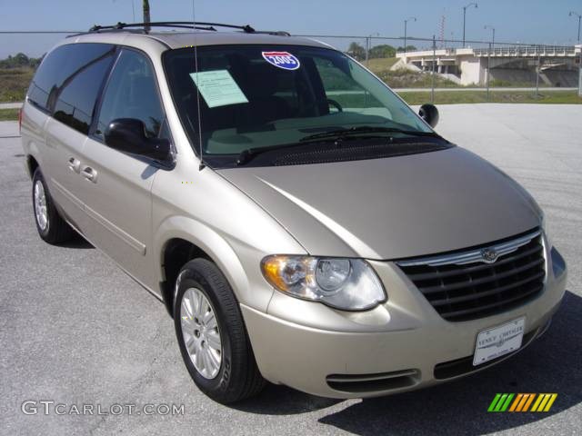 2005 Town & Country LX - Linen Gold Metallic / Dark Khaki/Light Graystone photo #1