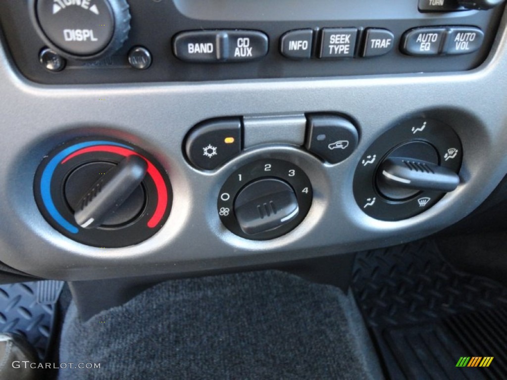 2012 Chevrolet Colorado LT Extended Cab Controls Photo #58906111