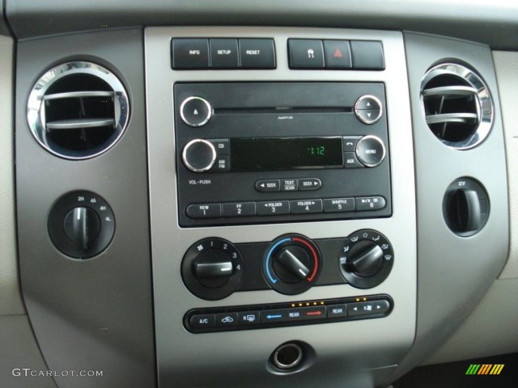 2011 Ford Expedition XLT 4x4 Audio System Photos