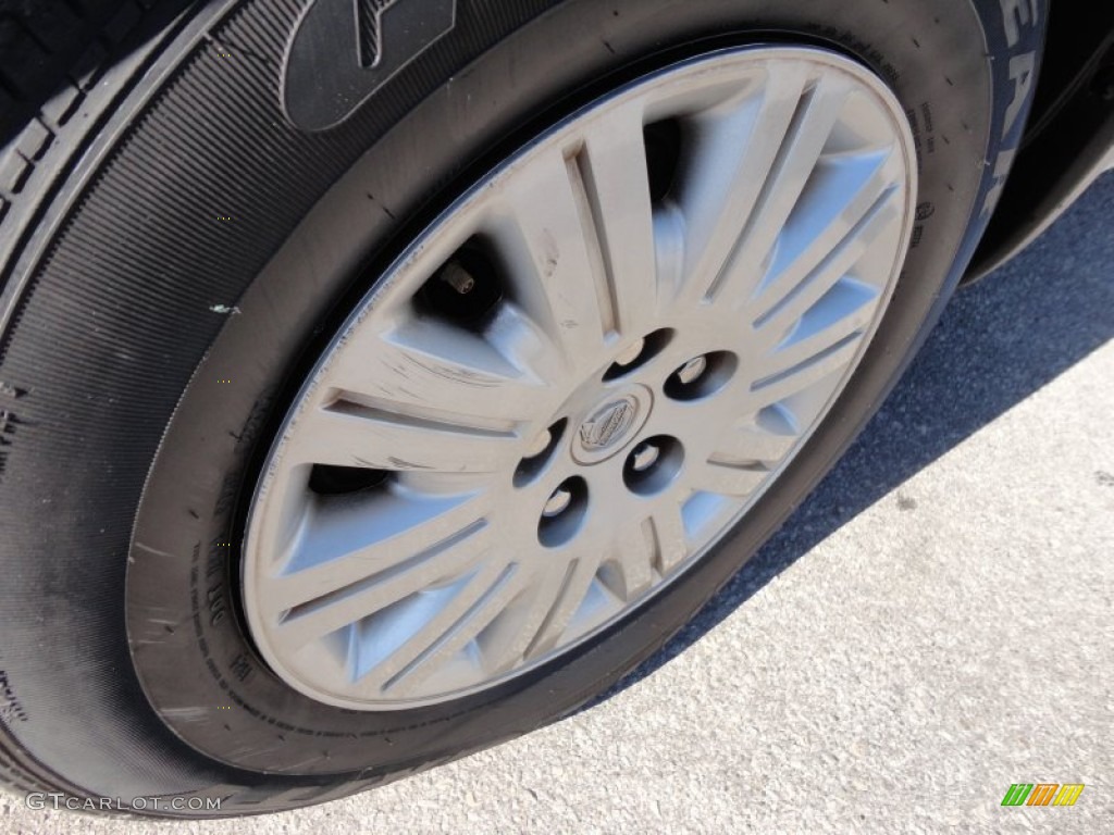 2005 Chrysler Town & Country LX Wheel Photo #58906756