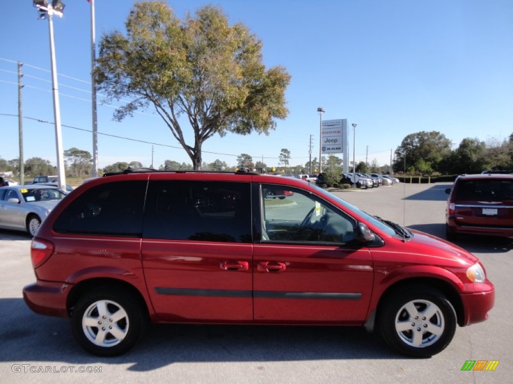 2005 Caravan SXT - Inferno Red Crystal Pearl / Dark Khaki/Light Graystone photo #11