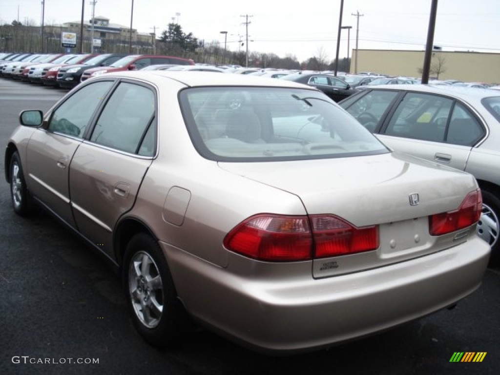 2000 Accord SE Sedan - Naples Gold Metallic / Ivory photo #6