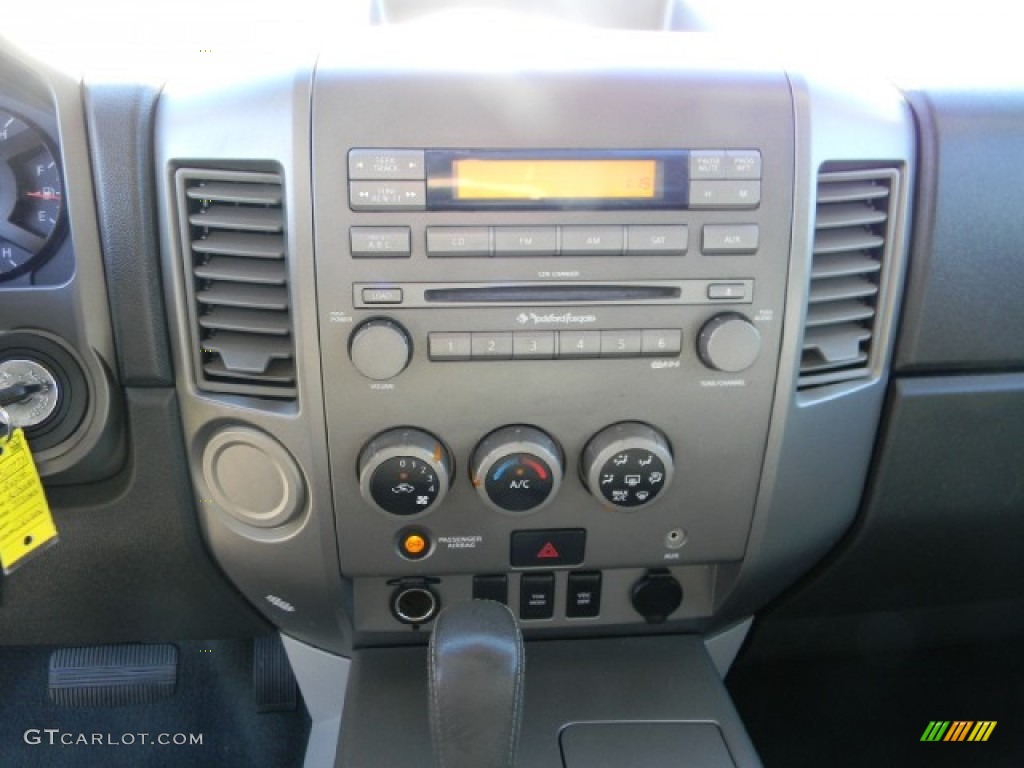 2004 Nissan Titan SE King Cab Controls Photo #58907878
