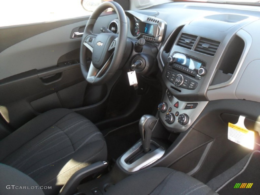 2012 Sonic LT Hatch - Victory Red / Jet Black/Dark Titanium photo #21