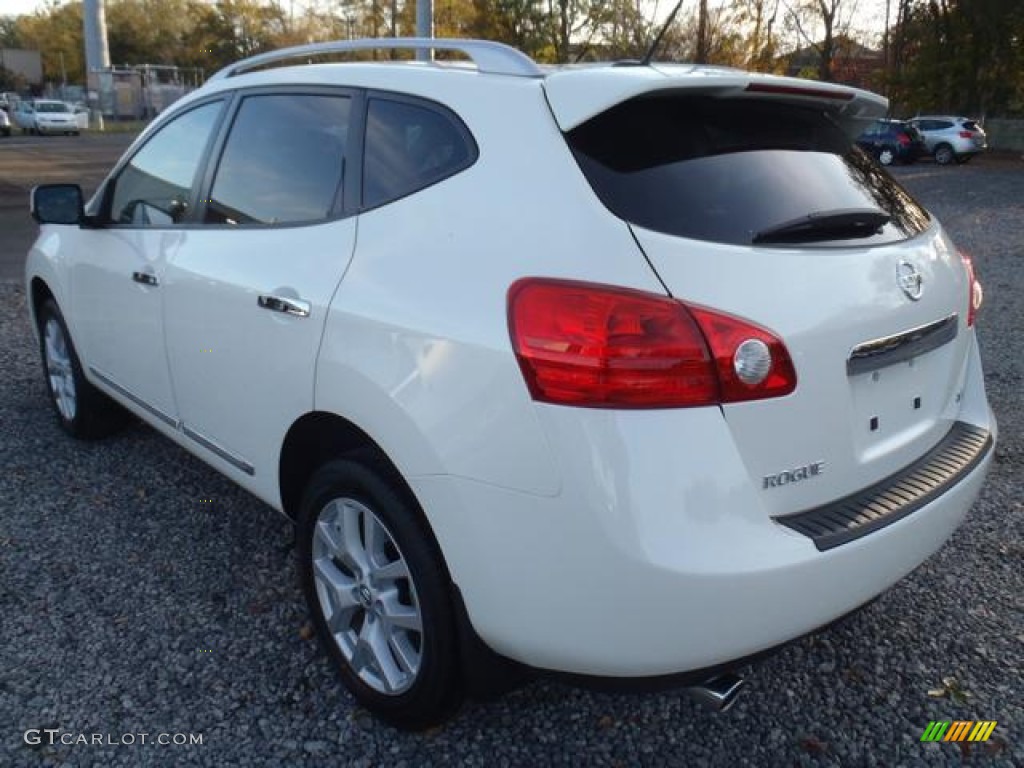 2012 Rogue SL - Pearl White / Gray photo #3