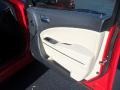 Redline 3-Coat Pearl - Charger SXT Photo No. 22