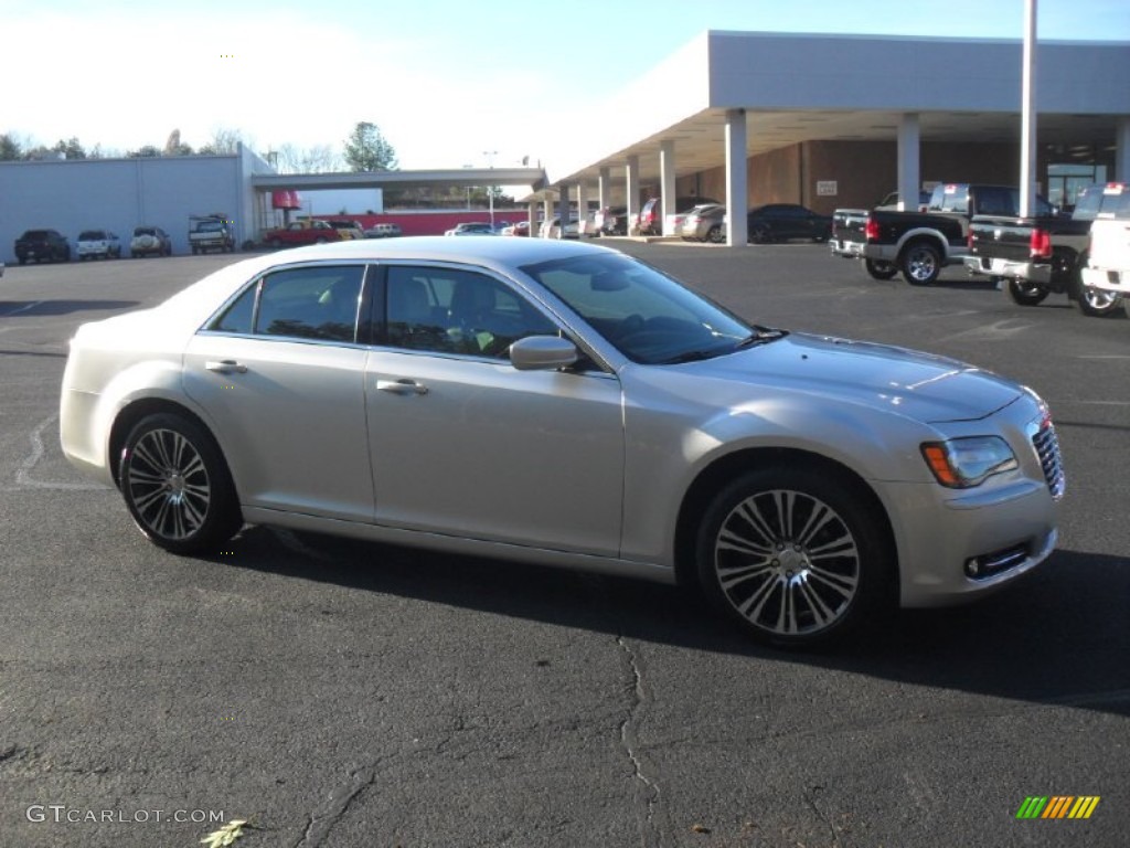 2012 300 S V6 - Bright Silver Metallic / Black photo #5