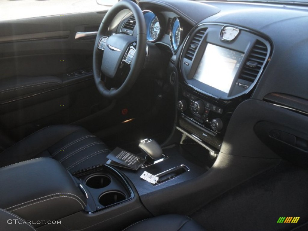 2012 300 S V6 - Bright Silver Metallic / Black photo #23