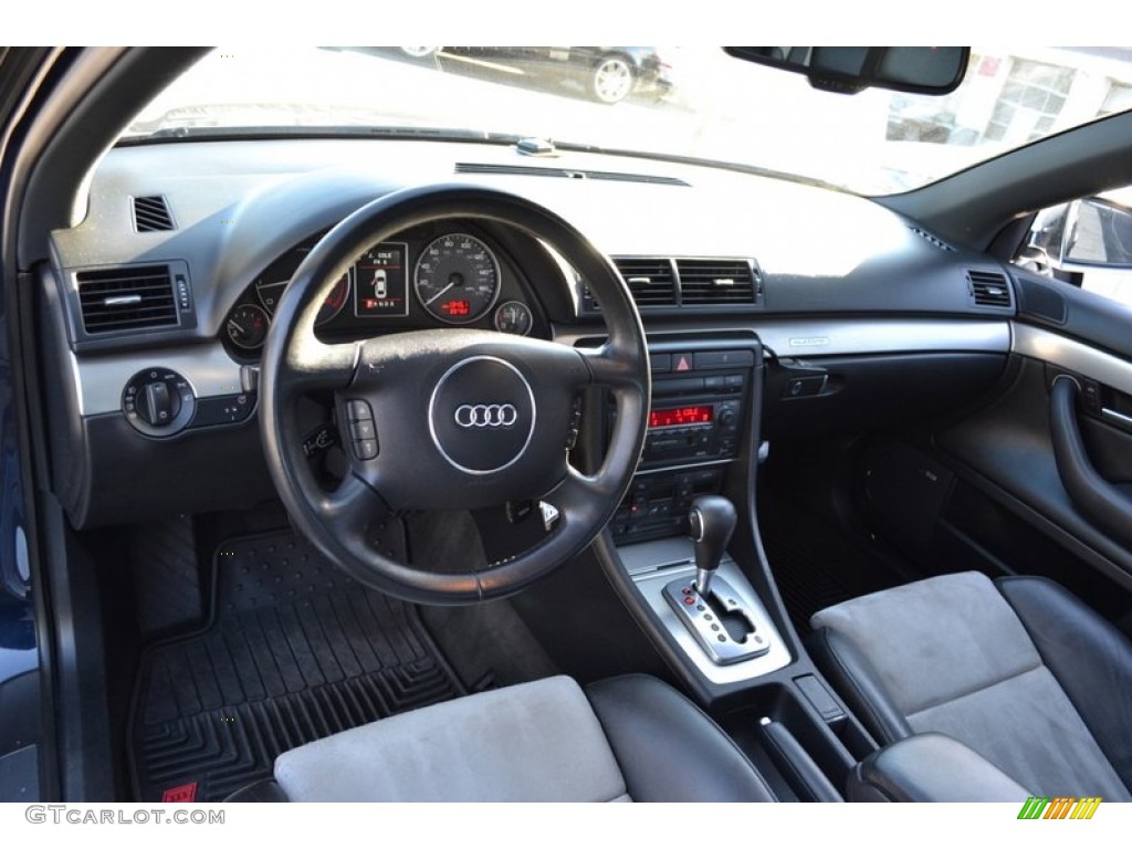 2004 S4 4.2 quattro Sedan - Moro Blue Pearl Effect / Black/Gray photo #11