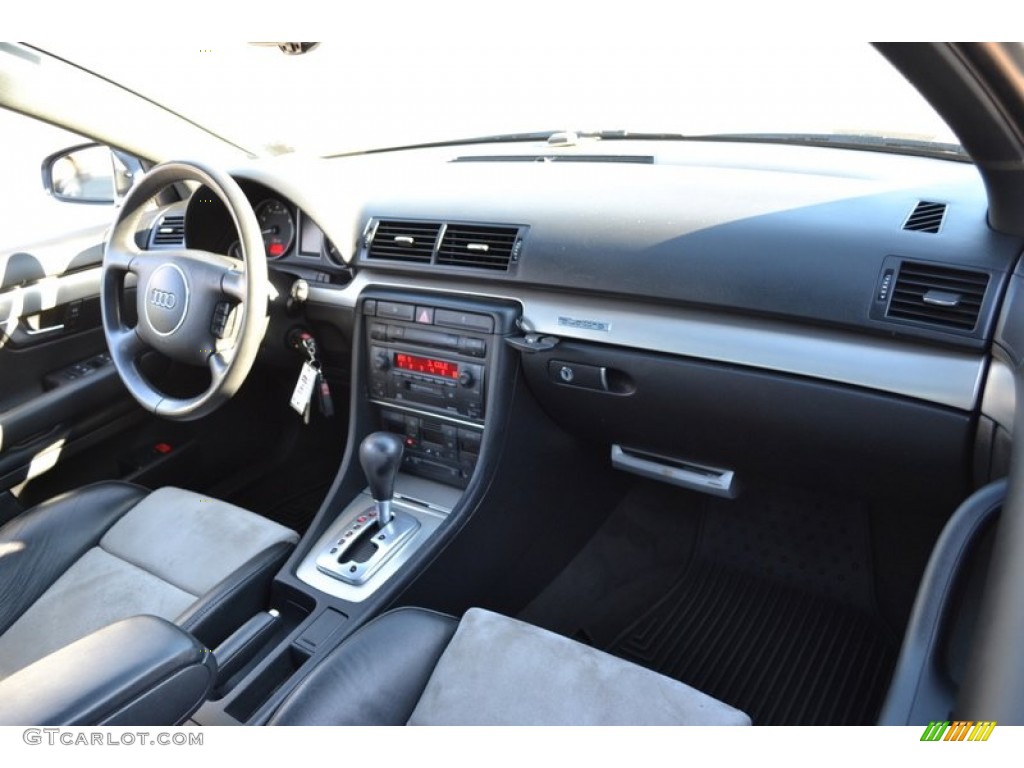 2004 S4 4.2 quattro Sedan - Moro Blue Pearl Effect / Black/Gray photo #12